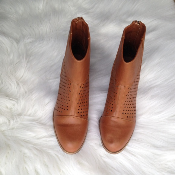 TRADED Madden girl booties size  6 $20 - Picture 2 of 4