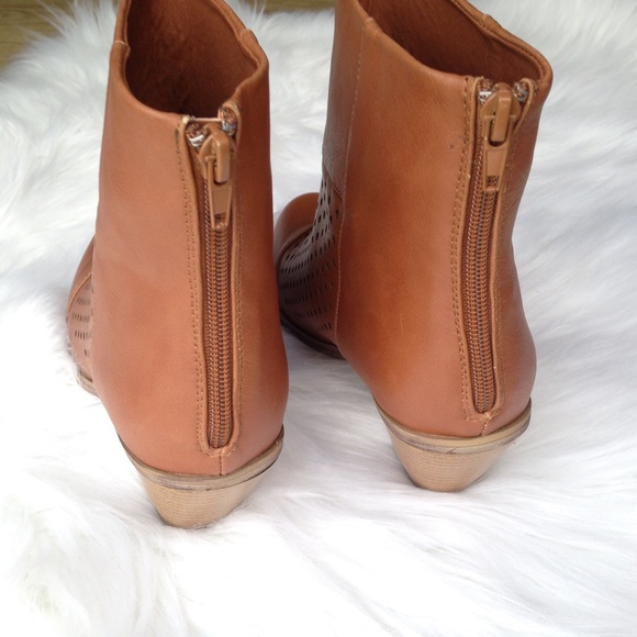 TRADED Madden girl booties size  6 $20 - Picture 3 of 4