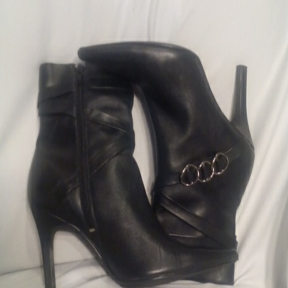 Boots - Picture 2 of 4