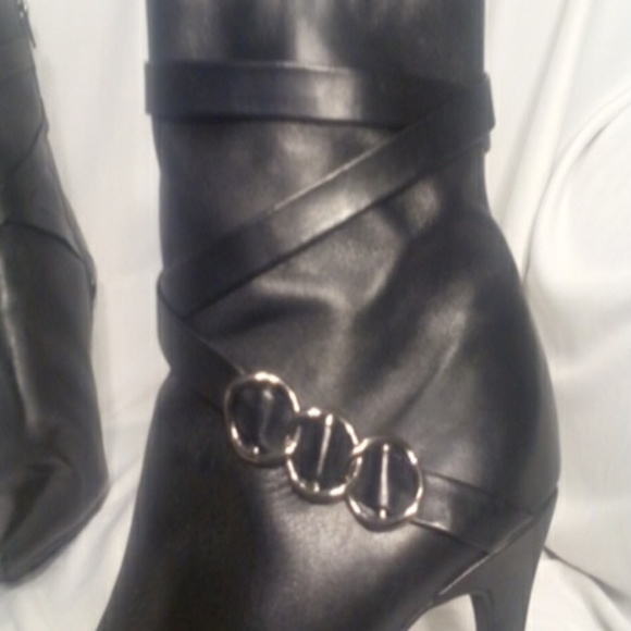 Boots - Picture 3 of 4