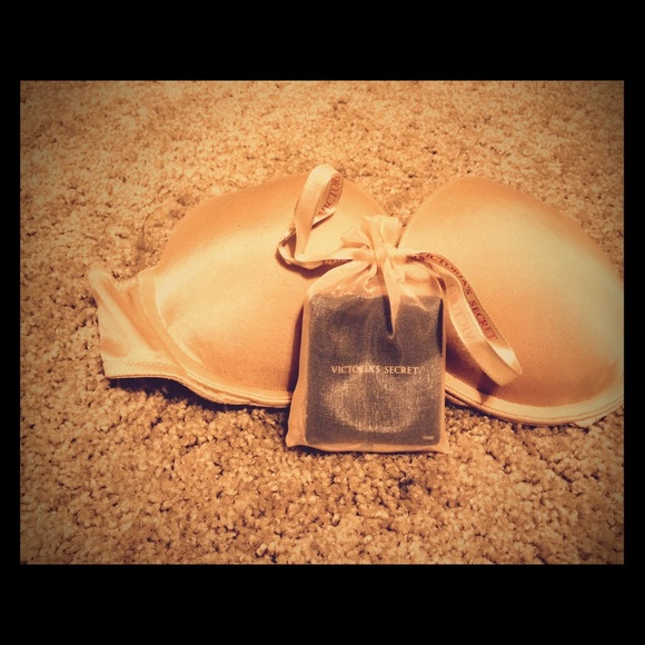 Victoria's Secret Very Sexy 36B Tan