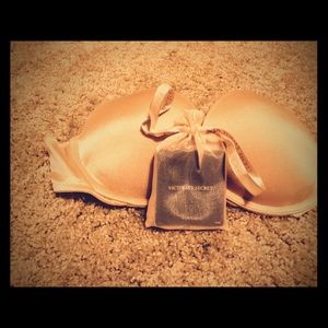 Victoria's Secret Very Sexy 36B Tan