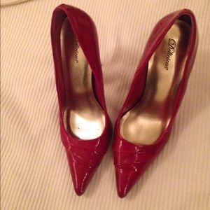 Red pumps