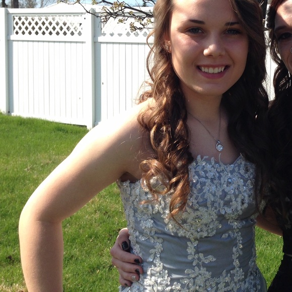 Prom Dress - Picture 4 of 4