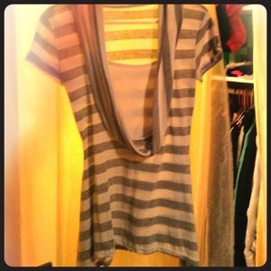 Gray and white long dressey shirt with long sides