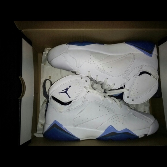 100% authentic.Jordansgood condition.