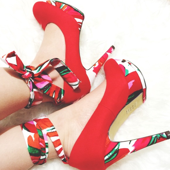 Michael Antonio Shoes - 😍HOST PICK😝Beautiful Red Michael Antonio pumps