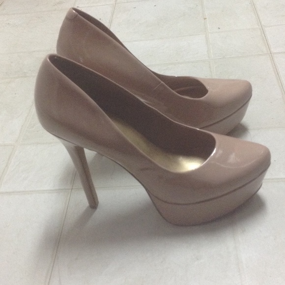Nude size 11 Jessica Simpson pumps