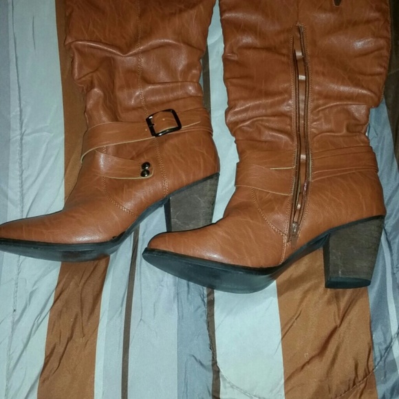 Cognac boots