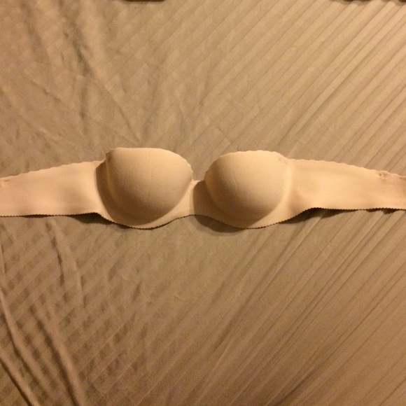 Victoria's Secret Other - VS strapless bra size 32A
