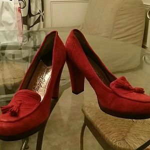 HOT Red Pumps