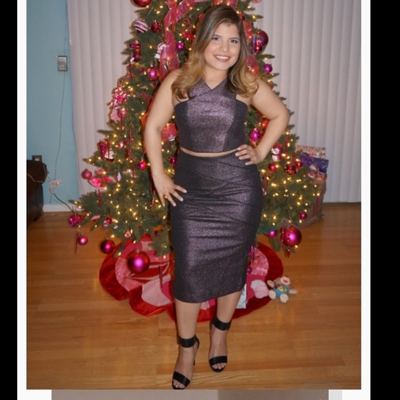 High waist pencil skirt and cross front crop top