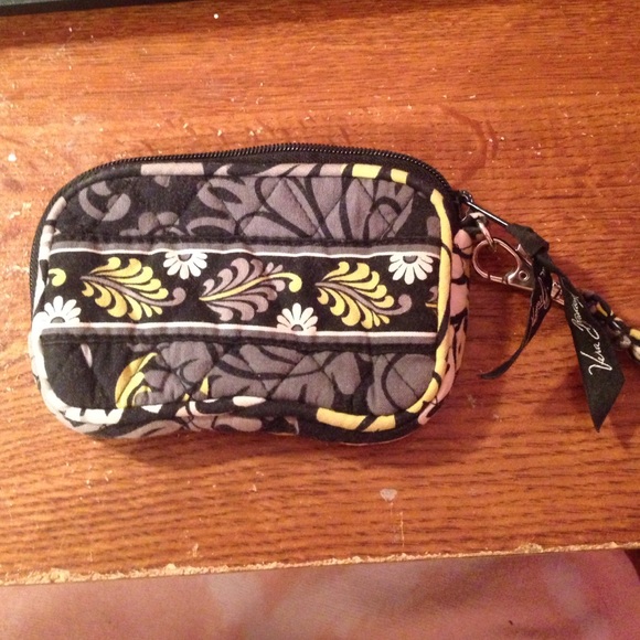 Vera Bradley Clutches & Wallets - NWOT vera Bradley baroque pattern phone wallet
