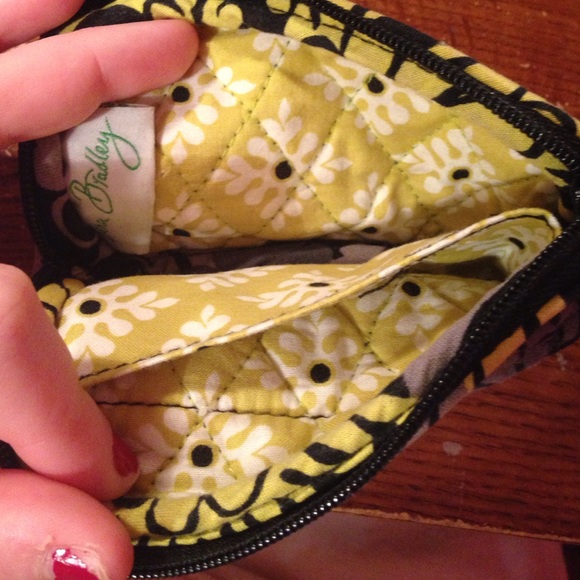 NWOT vera Bradley baroque pattern phone wallet - Picture 2 of 3