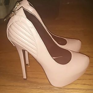 Beautiful baby pink pumps