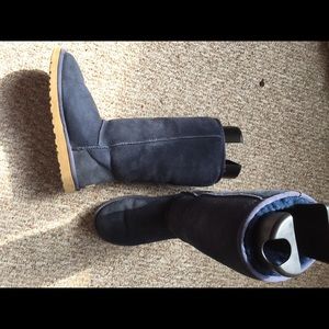 Navy uggs