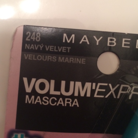 ❌SOLD❌ Maybelline Mega Plush mascara "navy velvet" - Picture 2 of 3