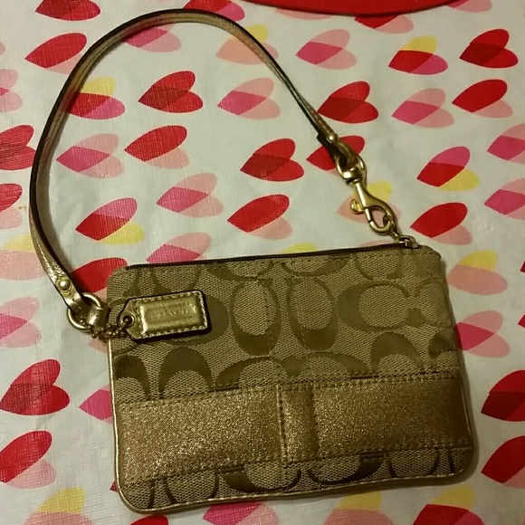 ☆discounted shipping☆Coach wristlet