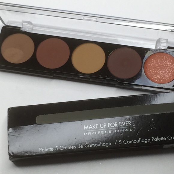 MAKE UP FOR EVER Camouflage Palette