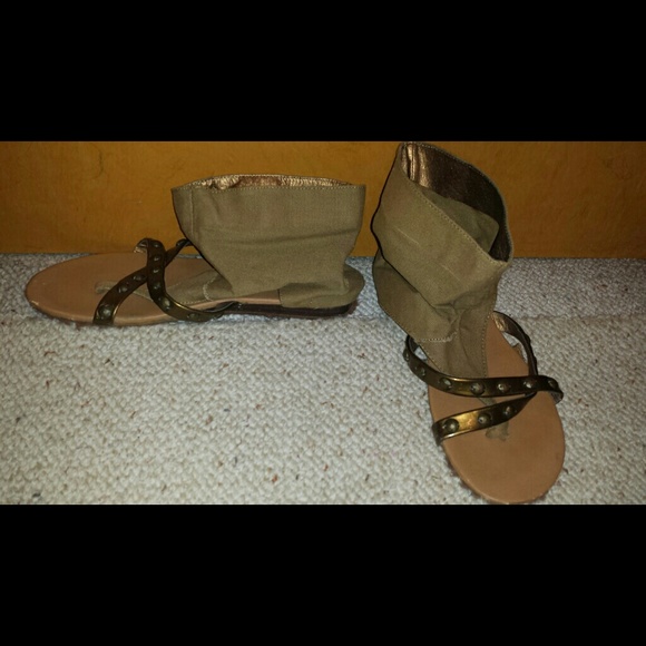 Gladiator sandals perfect for sumer size 8 cute