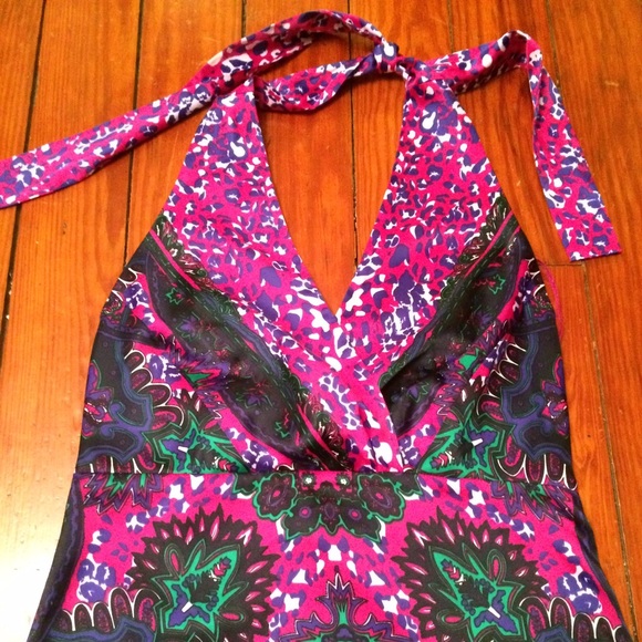 Halter Top - Picture 2 of 4