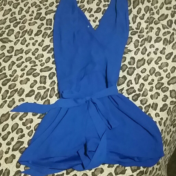 Low cut romper
