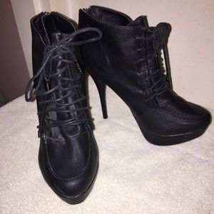 Black heels/boots