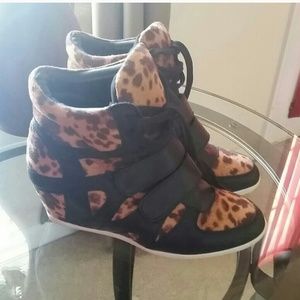 Super cute Leopard Wedge Sneaket