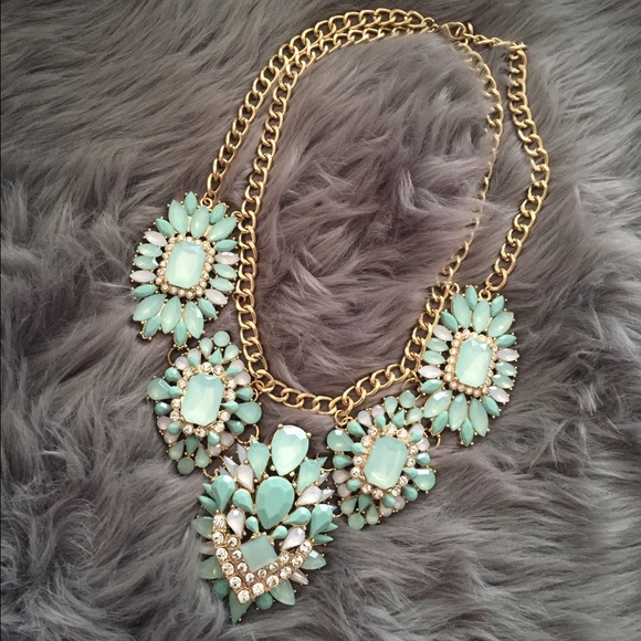 ❌sold!❌ Minty Fresh 💚 Statement Necklace - Picture 1 of 1