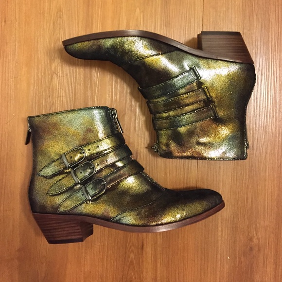Modern Vice metallic booties