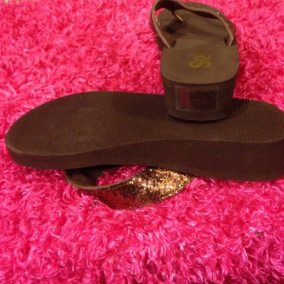 Flip flops - Picture 2 of 3