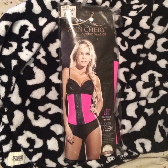 Ann Cherry Latex Waist Trainer!❤️🌸