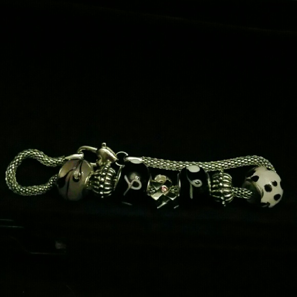 Breast cancer bracelet