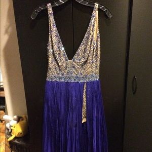 Sexy Sherri hill evening dress