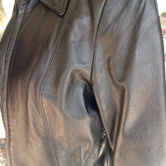 100% Leather Jacket - Picture 2 of 4
