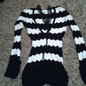 Sweater B/W