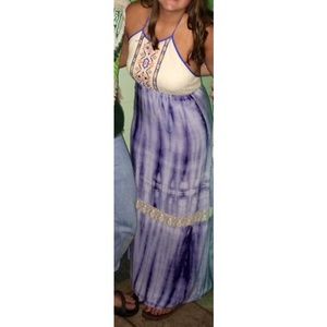Adorable tie dye backless maxi dress!