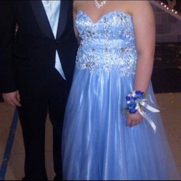 Prom dress - Picture 2 of 3