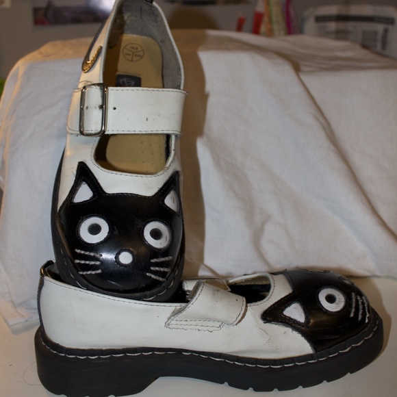 Tuk Cat Mary Janes