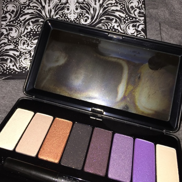 Kat Von D True Romance palette in Poetica.
