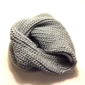 Grey Infiniti scarf from H&M