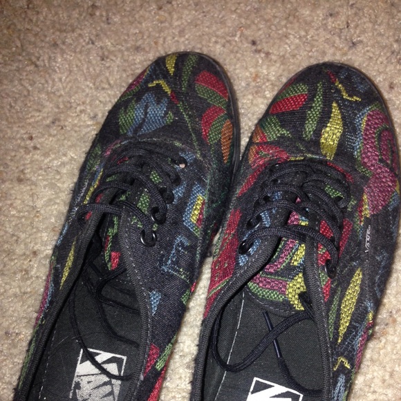 tapestry floral black vans