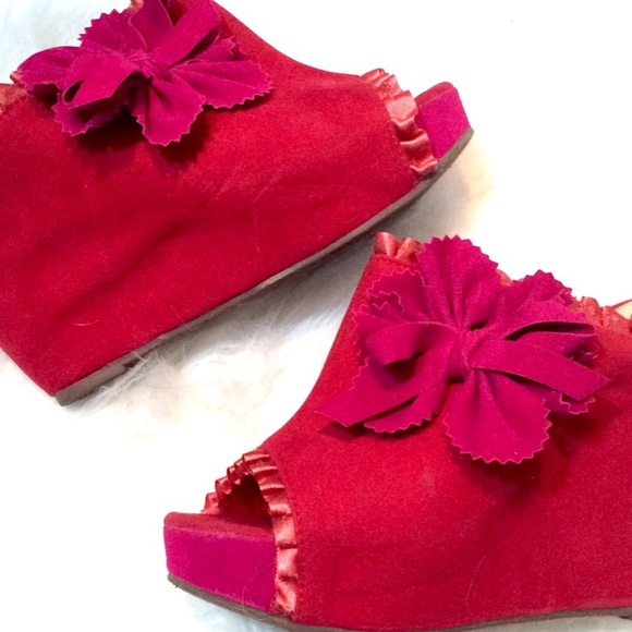 Super Fun Wedges - Picture 4 of 4