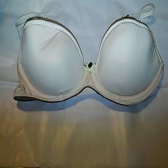 VS Balconet Bra this bra runs small