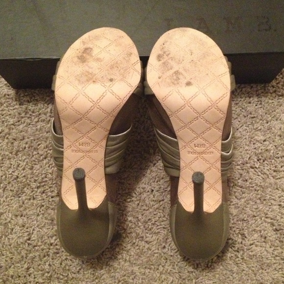 💜Host Pick 4/13 ☺ L.A.M.B. Crepe Booties in Taupe - Picture 2 of 4