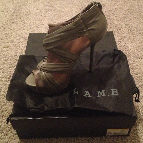 💜Host Pick 4/13 ☺ L.A.M.B. Crepe Booties in Taupe - Picture 4 of 4