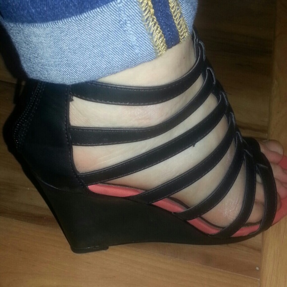 SOLD New Never Worn Wedges - Picture 4 of 4