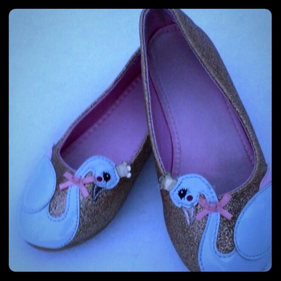 Kids' shoes