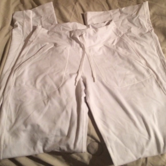 Emilygrin white pants (: