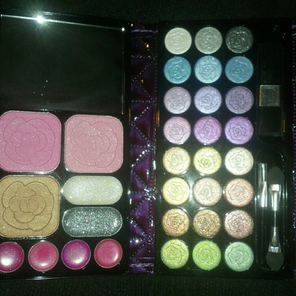 Wallet  Make-up  Set ( Purple) - Picture 2 of 2